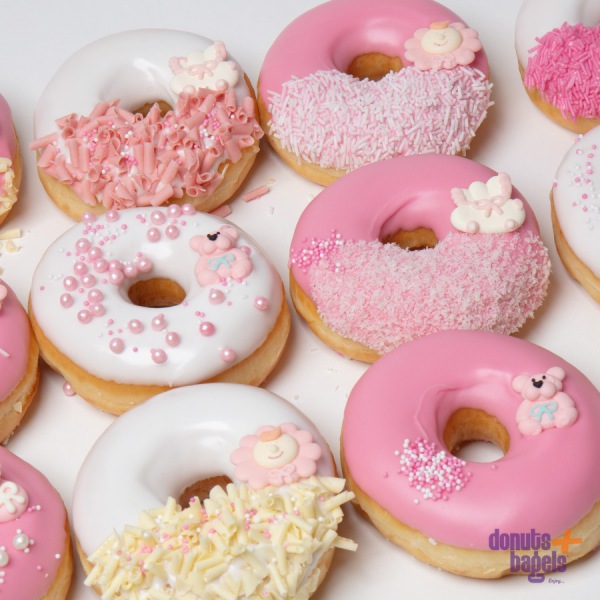 Gang ondernemer hoe vaak Babyshower donuts roze of blauw | Donuts + Bagels