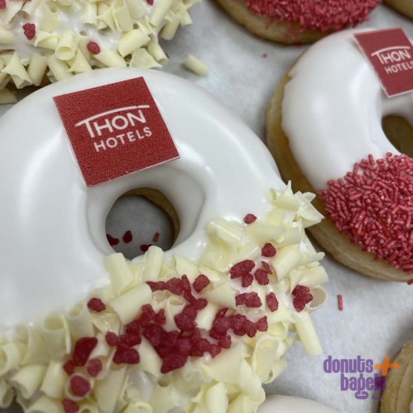 Donuts met logo Thon Hotels
